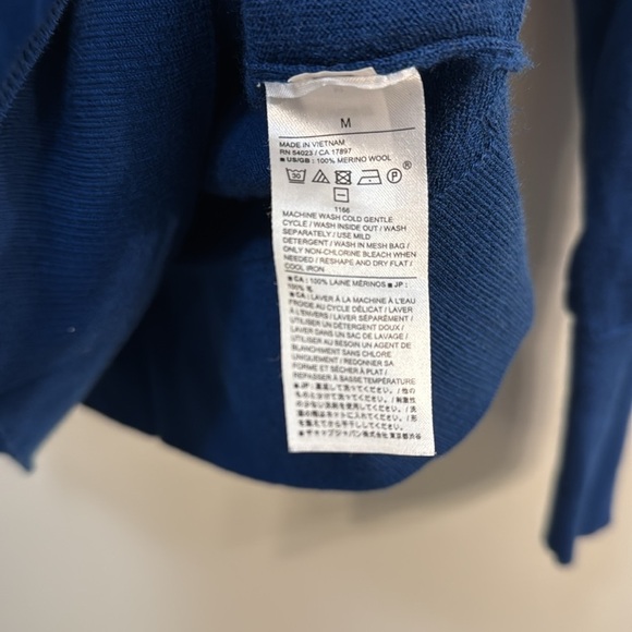 Banana Republic Indigo Blue 100% Merino Wool Sweater Medium Drop Shoulder - Picture 4 of 6